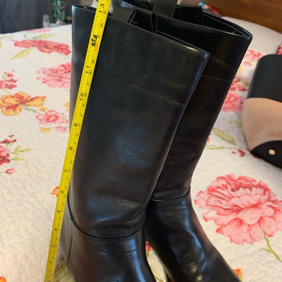 Prada Soft Leather Black boots with Kitten heels - Picture 7 of 16